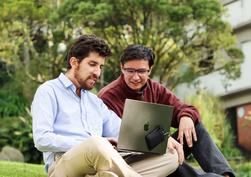 imagen e-commerce a0gPd000001HzxlIAC_Python y Machine Learning para Energías Renovables.jpg