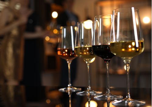 imagen e-commerce a0gPd000001CPDNIA4_Historia y sabores del vino-un viaje a través del tiempo.jpg