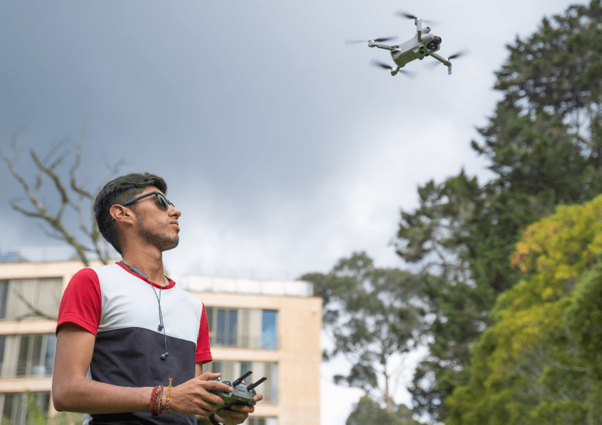 Piloto de Drones Certificado para Soluciones Aereas en la Industria.png